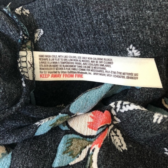 Free People Jolene Black Floral Print Tie Back Ruffle Trim Mini Slip EUC Size XS - Picture 9 of 11